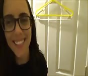 Scopa la sorellina molto bene