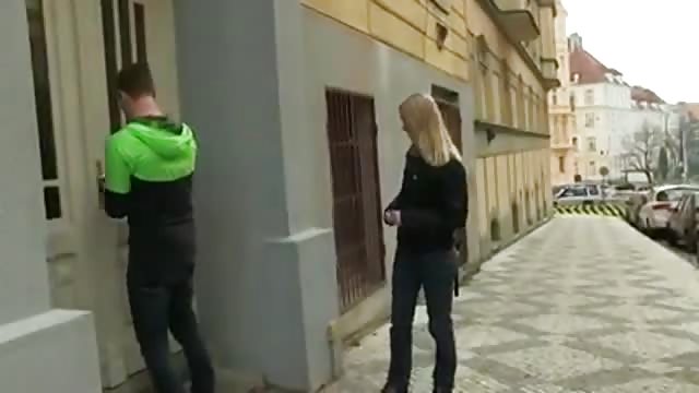 Trovata per strada