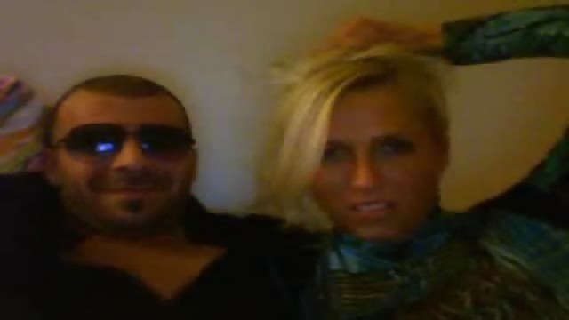 coppia esibizionista in webcam