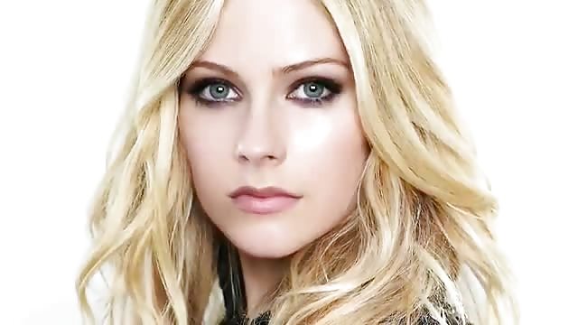 Te la vuoi vedere Avril Lavigne?